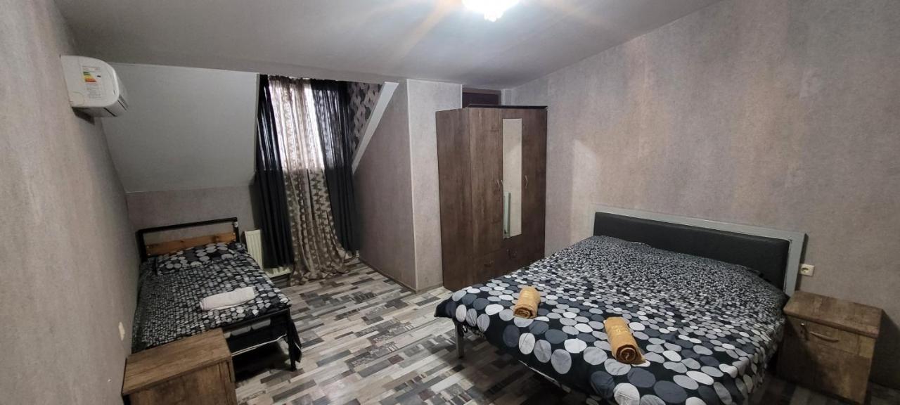 Kiev Hostel Tbilisi ภายนอก รูปภาพ