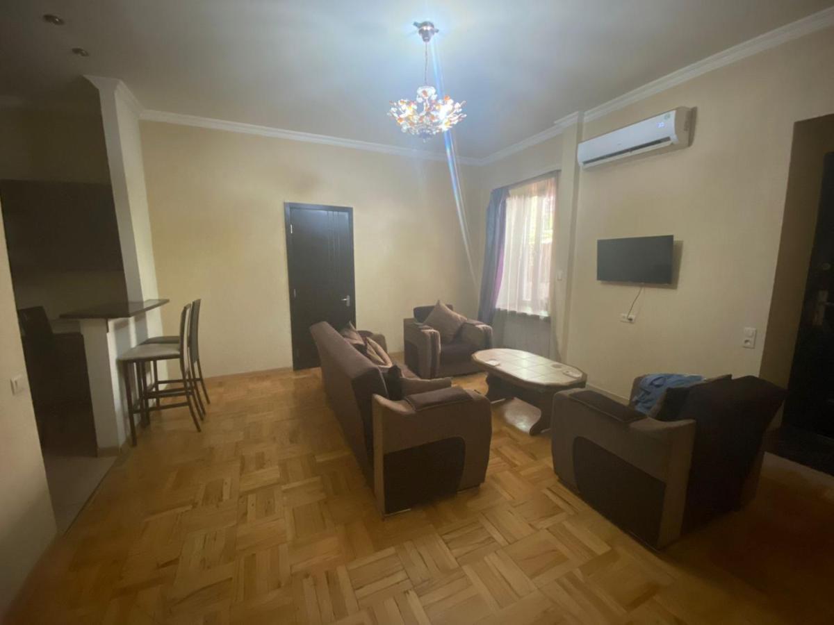 Kiev Hostel Tbilisi ภายนอก รูปภาพ