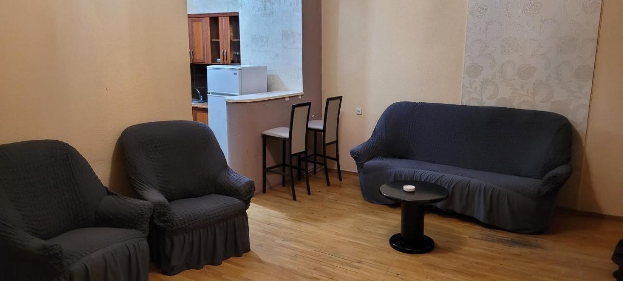 Kiev Hostel Tbilisi ภายนอก รูปภาพ