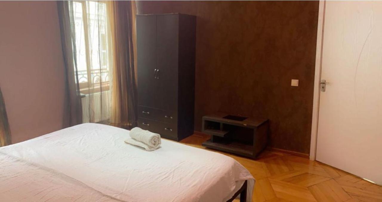 Kiev Hostel Tbilisi ภายนอก รูปภาพ