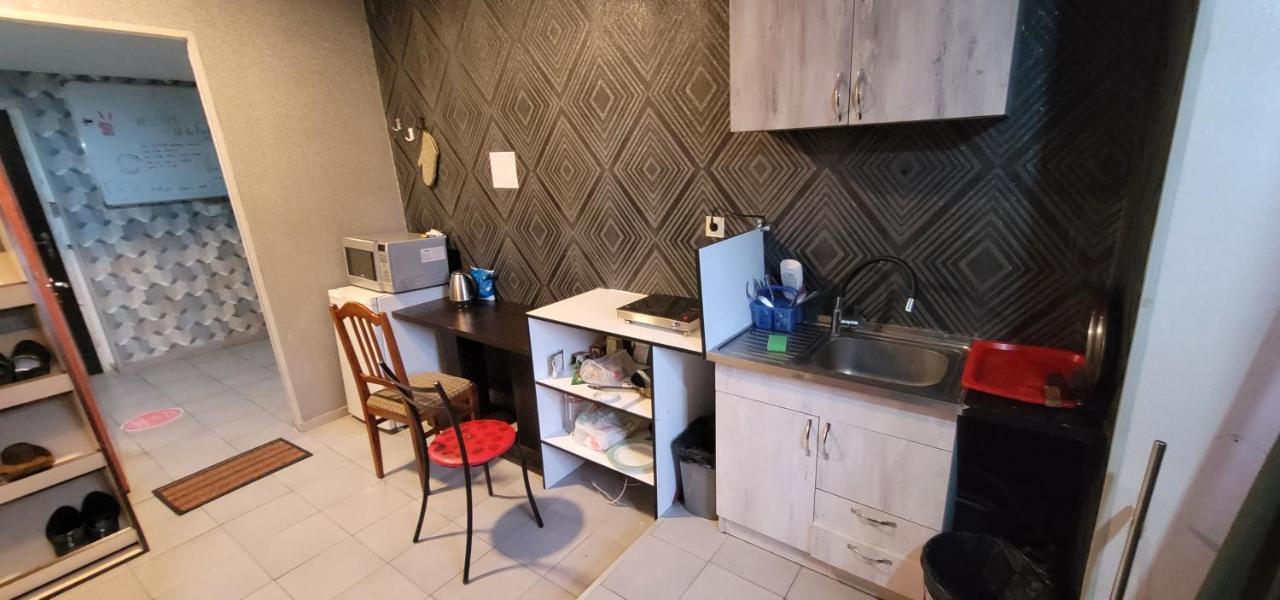 Kiev Hostel Tbilisi ภายนอก รูปภาพ