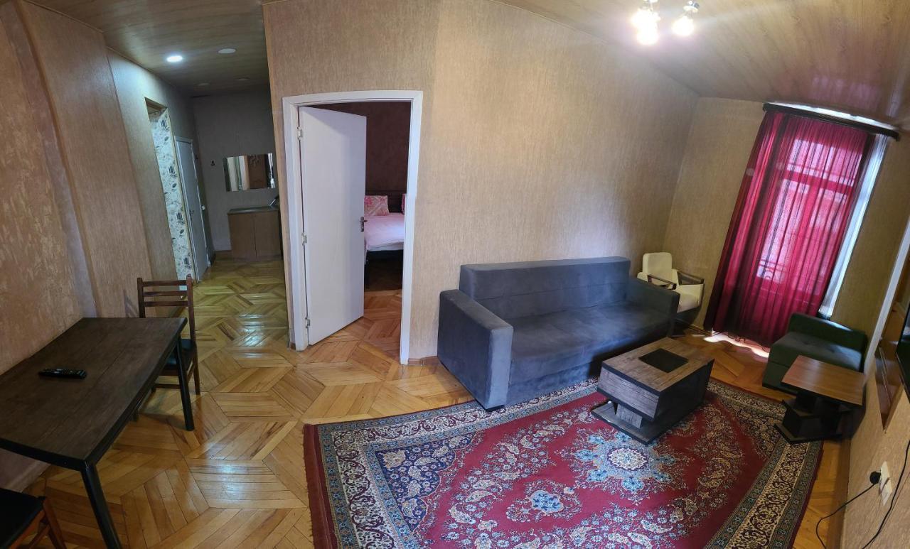 Kiev Hostel Tbilisi ภายนอก รูปภาพ