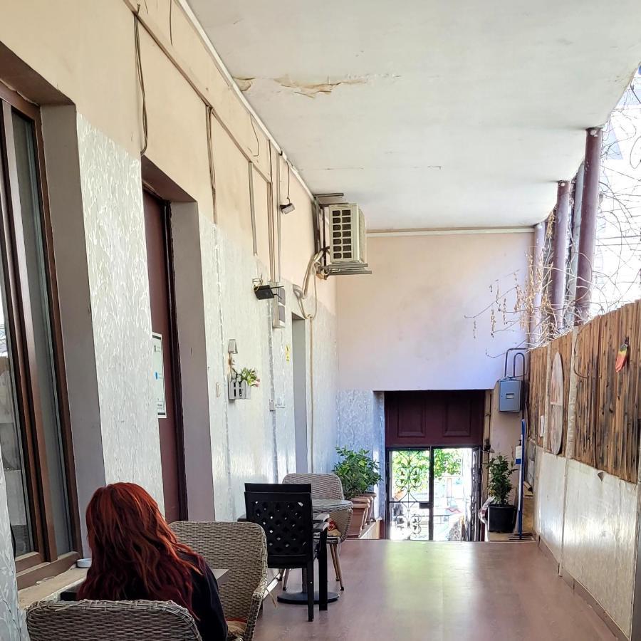 Kiev Hostel Tbilisi ภายนอก รูปภาพ