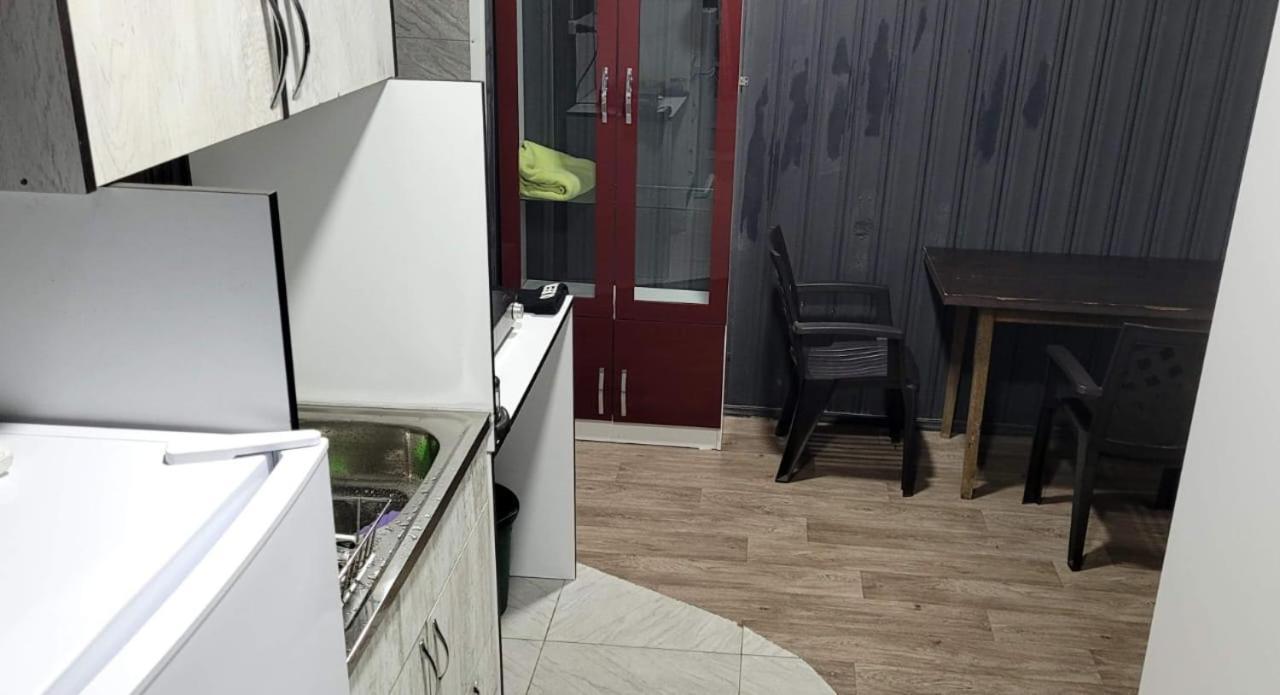 Kiev Hostel Tbilisi ภายนอก รูปภาพ