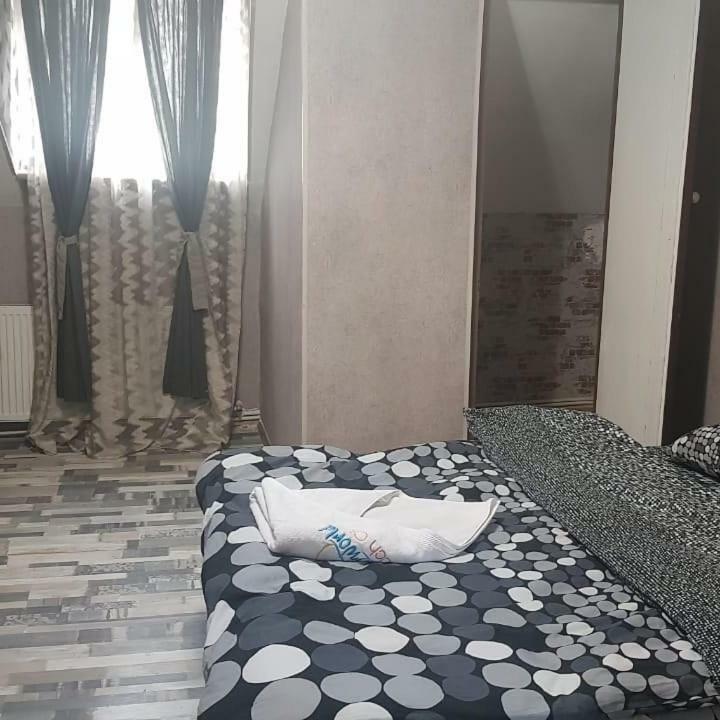 Kiev Hostel Tbilisi ภายนอก รูปภาพ