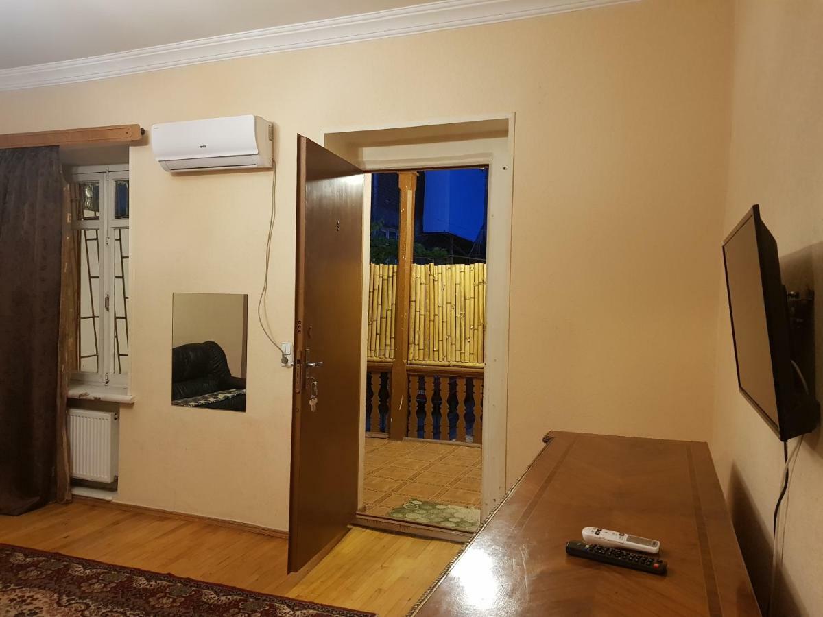 Kiev Hostel Tbilisi ภายนอก รูปภาพ